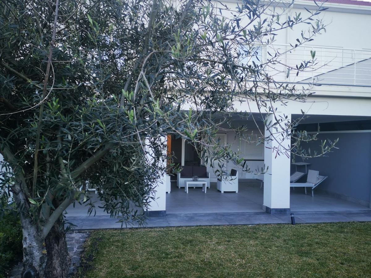 La Casa Dei Capperi - The House Of Capers 1 Apartment อาชิเรอาเล ภายนอก รูปภาพ